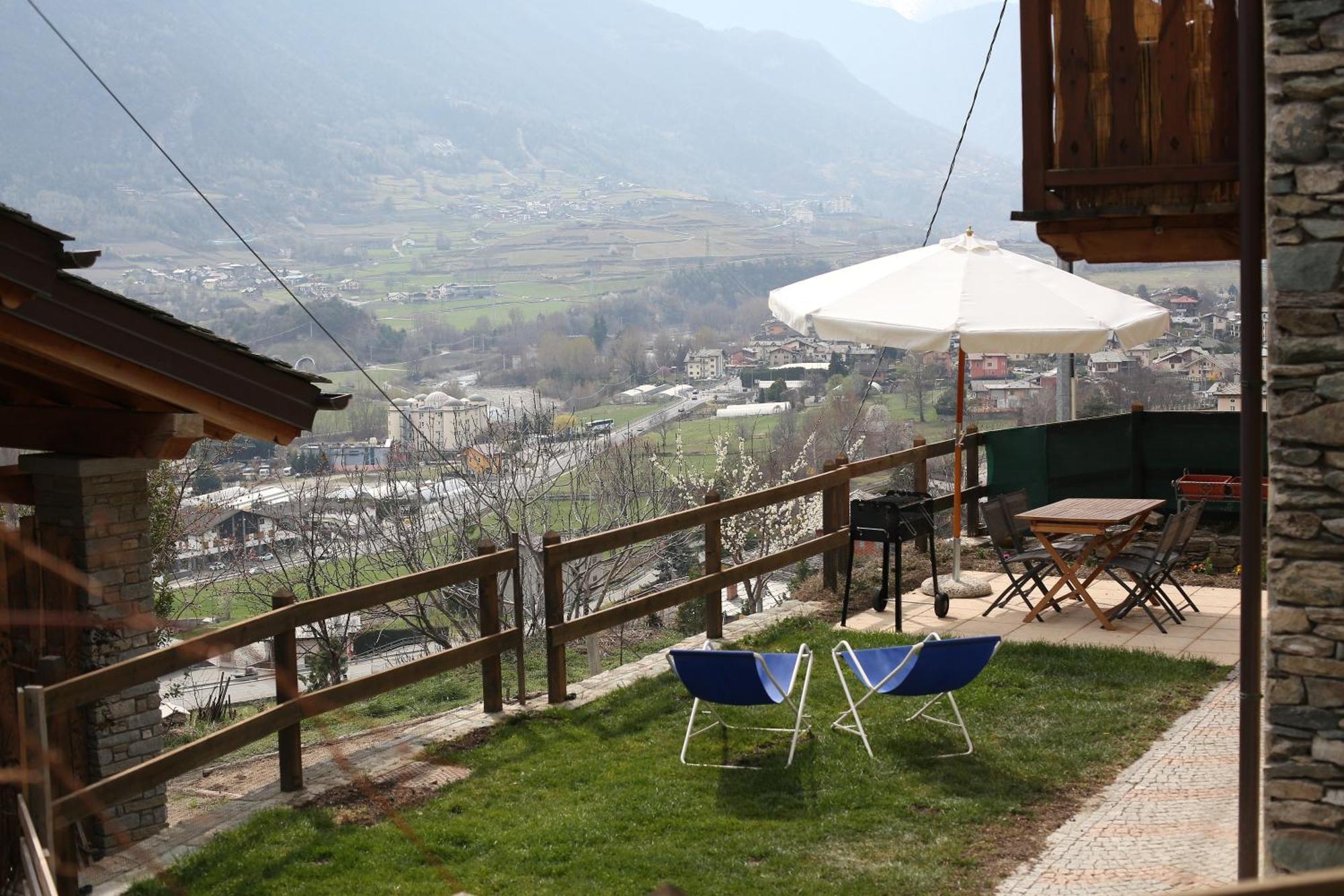 Апартаменты Casa Alpina - Sarre Аоста Номер фото